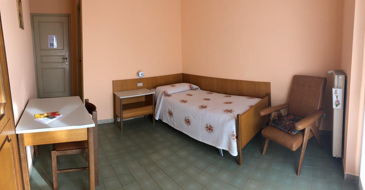 Centro Di Spiritualita Maria Candida アルメーノ エクステリア 写真